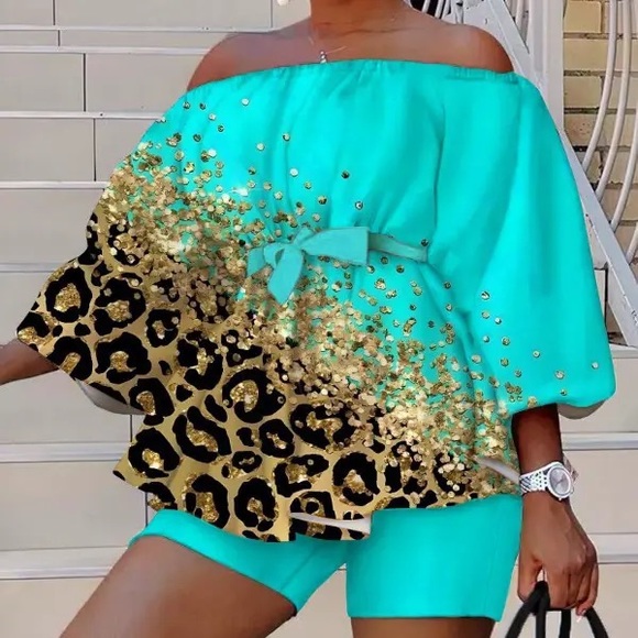 Tops - Chic Me 🎉HP🎉 NWOT off shoulders set with matching shorts